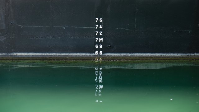 Wasserstandsmessung an einem Schiff