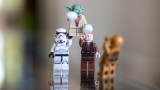 Drei Star Wars Figuren mit Meister Yoda in der Mitte